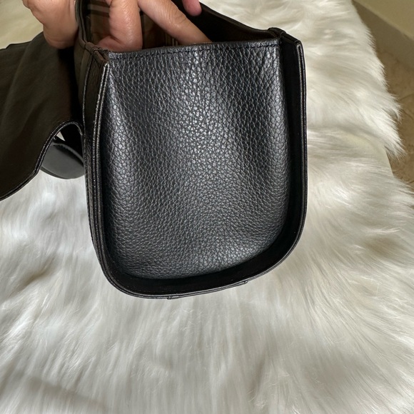 Auth Burberry EUC - Picture 8 of 17